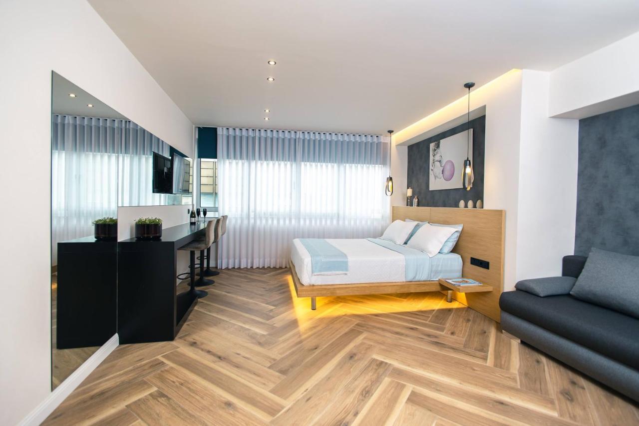 Triple A - Prime Location - Between Monastiraki & Syntagma Square-Free Parking! Athén Kültér fotó