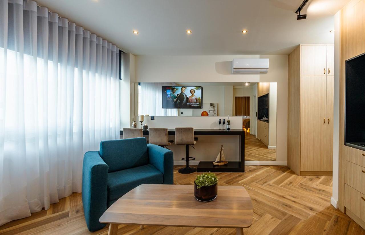 Triple A - Prime Location - Between Monastiraki & Syntagma Square-Free Parking! Athén Kültér fotó